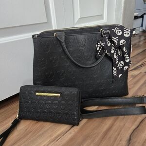 Betsey Johnson Black Skull Embossed Purse And Wallet